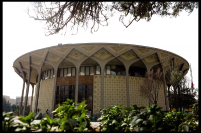 در قالب اجراهای جشنواره نوزدهم تئاتر عروسکی تهران رقم می‌خورد

میزبانی تئاتر شهر از چهار نمایش صحنه‌ای و چهار نمایش بخش فضای باز